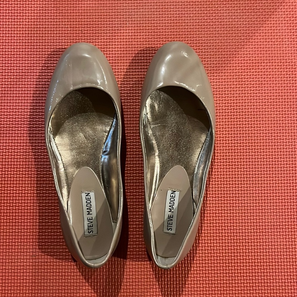 Steve Madden nude flats